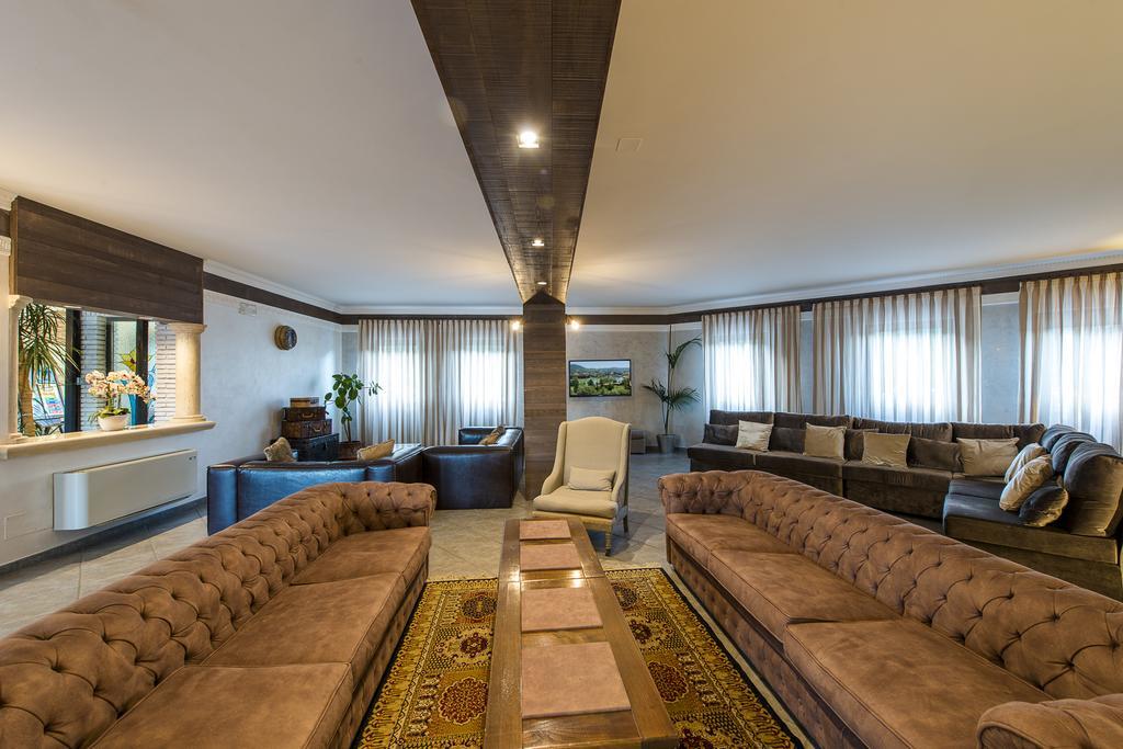 Hotel Don Luis กัสเตลดิซังโกร ภายนอก รูปภาพ